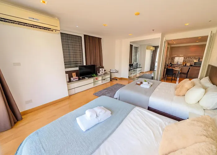 Great Balcony With 2 Beds Executive Unit * Bangkok